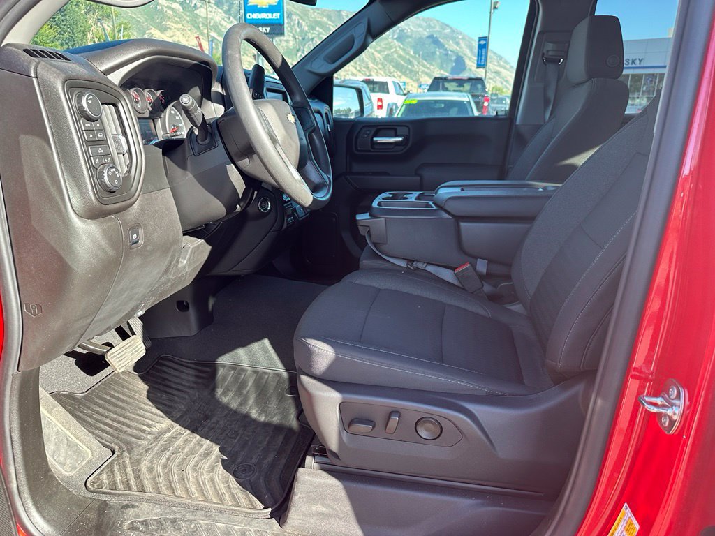 Certified 2026 Chevrolet Silverado 1500 Custom AWD/4WD image 31