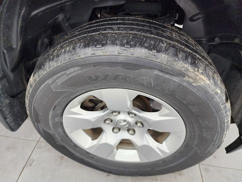 Used 2020 RAM 1500 Big Horn image 3