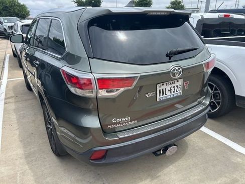 Used 2016 Toyota Highlander XLE w/ Protection Package #3 AWD/4WD image 4