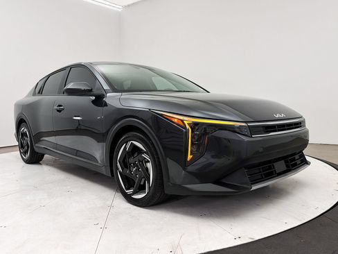 Certified 2025 Kia K4 EX FWD image 9