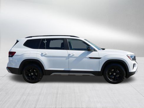 Certified 2024 Volkswagen Atlas Peak Edition SE AWD/4WD image 8