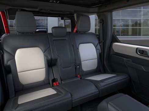New 2026 Ford Bronco Outer Banks w/ Sasquatch Package AWD/4WD image 11