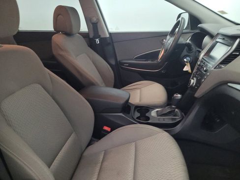 Used 2018 Hyundai Santa Fe SE image 21