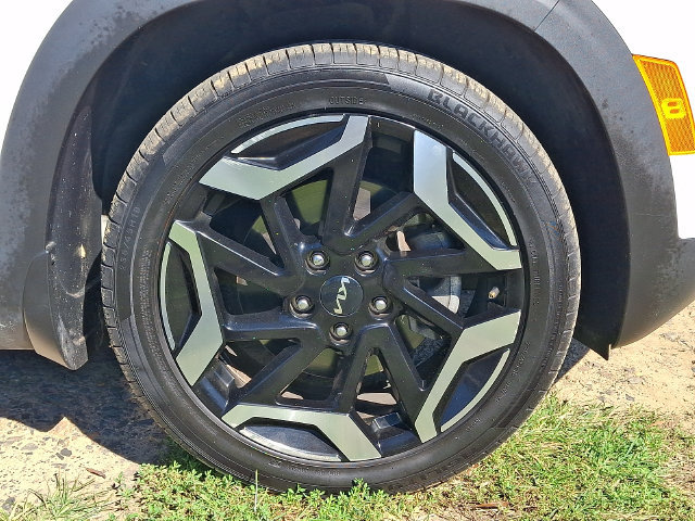 Certified 2024 Kia Seltos SX w/ SX Sunroof Package AWD/4WD image 8
