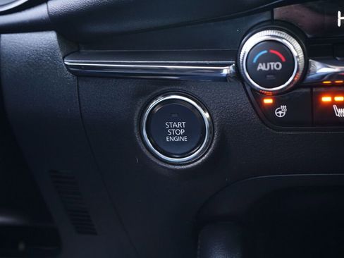 Used 2022 MAZDA MAZDA3 s image 23