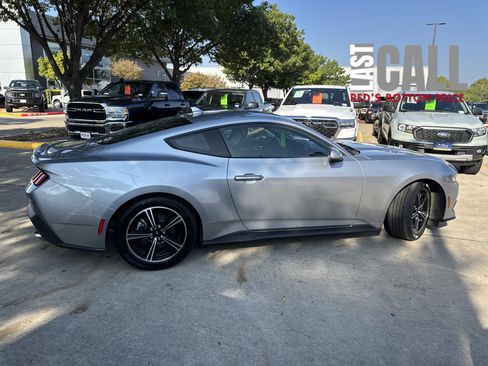 Used 2024 Ford Mustang Premium image 4