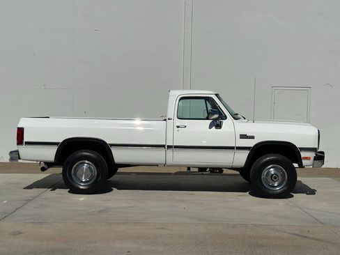 Used 1991 Dodge D/W Truck 250 image 5