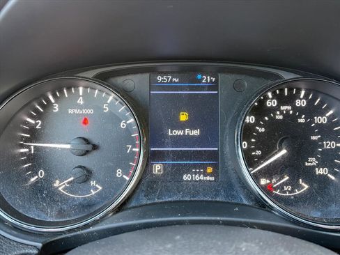 Used 2019 Nissan Rogue SV image 7