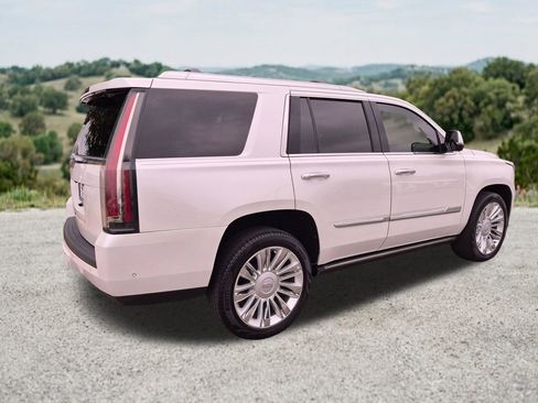 Used 2018 Cadillac Escalade Platinum AWD/4WD image 9