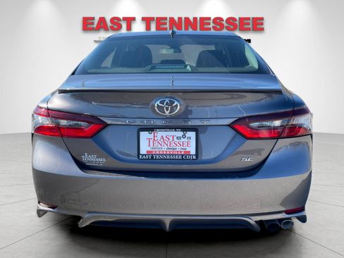 Used 2023 Toyota Camry SE image 4