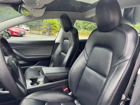 Used 2020 Tesla Model 3 Standard Range Plus RWD image 11