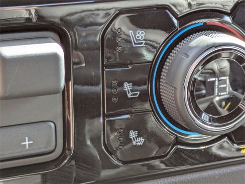 Used 2025 Chevrolet Silverado 1500 LTZ image 23