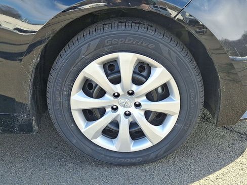 Certified 2023 Toyota Corolla LE image 29