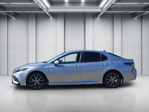 Used 2023 Toyota Camry SE w/ Audio Upgrade Package FWD image 7