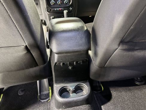 Used 2017 Jeep Wrangler Unlimited Sport w/ Quick Order Package 24S AWD/4WD image 30