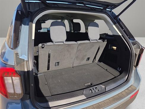 New 2025 Ford Explorer Active image 8