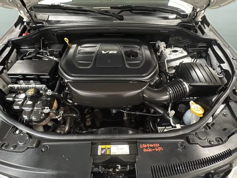 Used 2018 Jeep Grand Cherokee Laredo AWD/4WD image 24