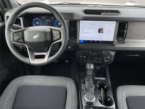 New 2025 Ford Bronco 4-Door AWD/4WD image 15