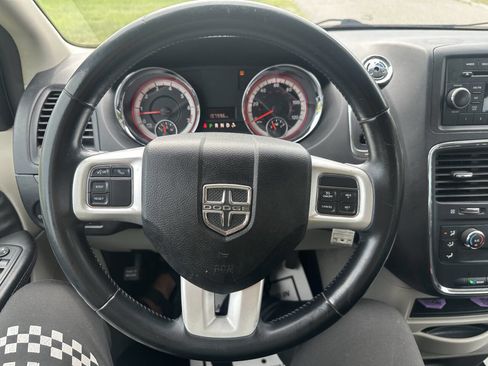 Used 2015 Dodge Grand Caravan American Value Package w/ UConnect Hands-Free Group image 12