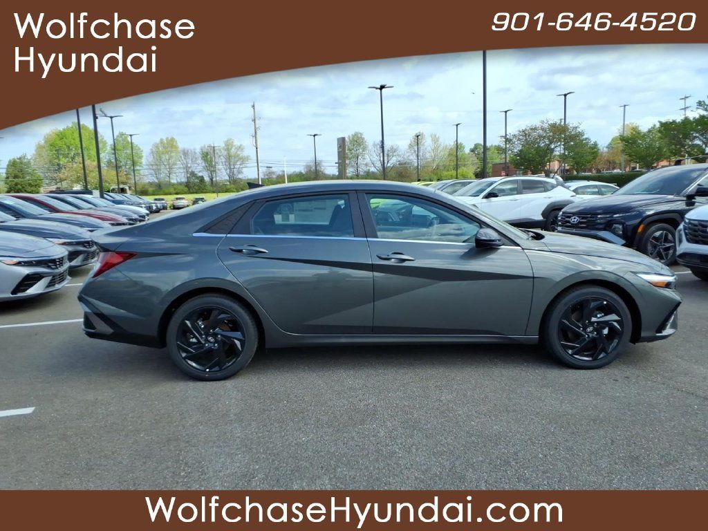 Used 2026 Hyundai Elantra SEL Sport Premium FWD image 6