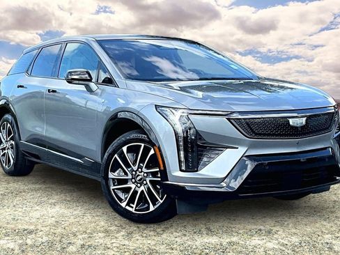Certified 2025 Cadillac Optiq Sport 2 w/ LPO, Floor Liner Package AWD/4WD image 1