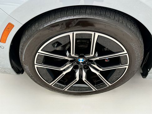Used 2023 BMW 740i w/ Parking Assistance Package RWD image 35