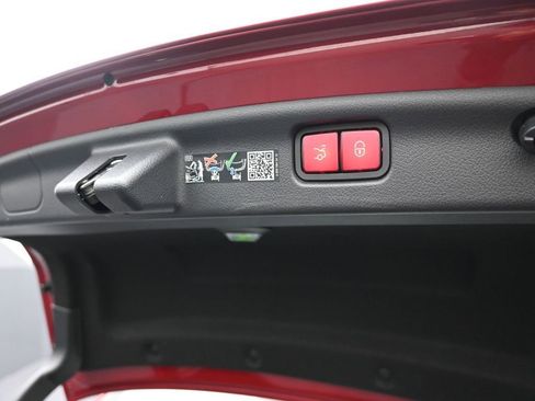 Used 2024 Mercedes-Benz C 300 4MATIC Sedan image 28