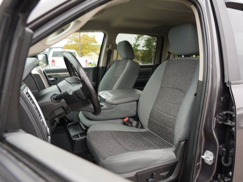 Used 2019 RAM 1500 Big Horn AWD/4WD image 12