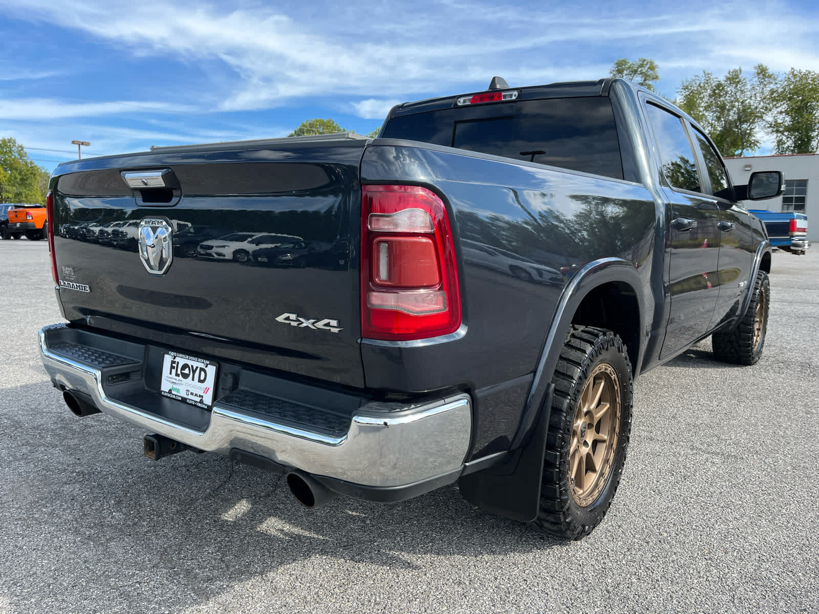 Used 2019 RAM 1500 Laramie AWD/4WD image 3