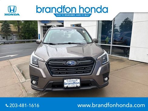 Used 2024 Subaru Forester Premium AWD/4WD image 2