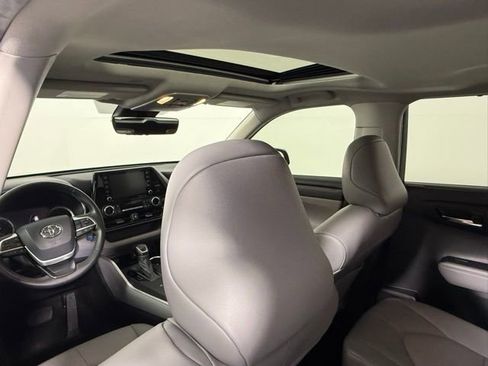 Used 2022 Toyota Highlander XLE image 33