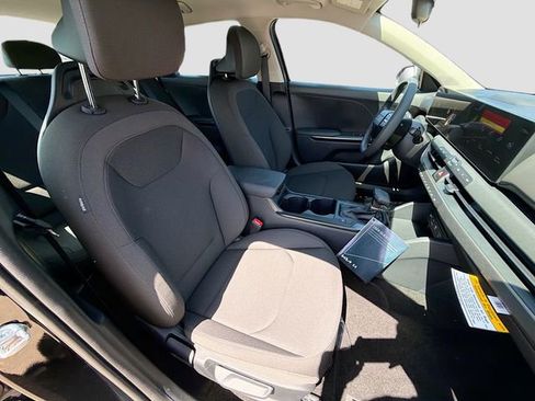 New 2026 Kia K4 LXS FWD image 25