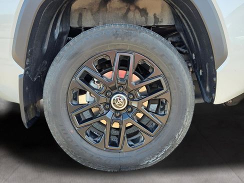 Used 2024 Toyota Tundra Limited AWD/4WD image 33