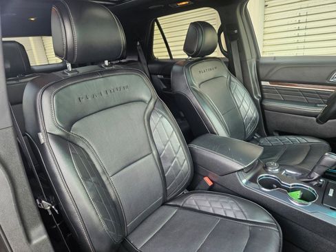 Used 2016 Ford Explorer Platinum image 13