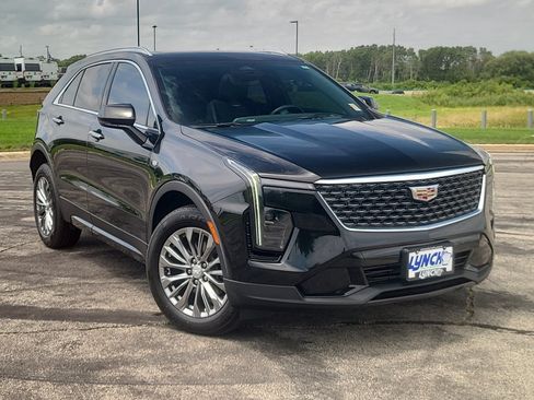 Used 2024 Cadillac XT4 Premium Luxury w/ Technology Package AWD/4WD image 5