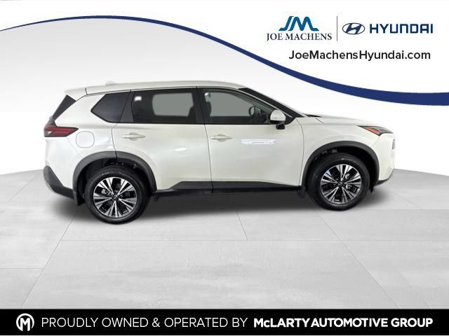 Used 2023 Nissan Rogue SV AWD/4WD image 4