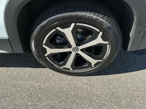 New 2026 Volkswagen Tiguan SE image 21
