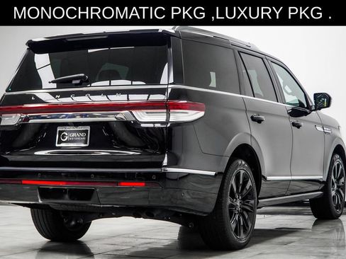 Used 2023 Lincoln Navigator Reserve AWD/4WD image 13