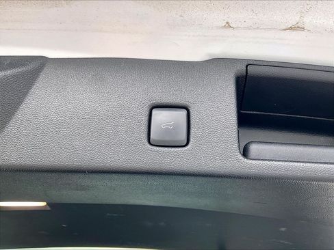 Used 2025 Ford Escape ST-Line Select AWD/4WD image 34