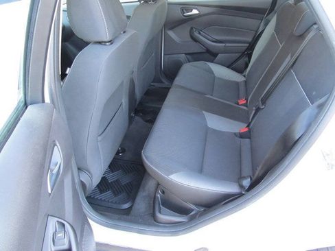 Used 2014 Ford Focus SE FWD image 6