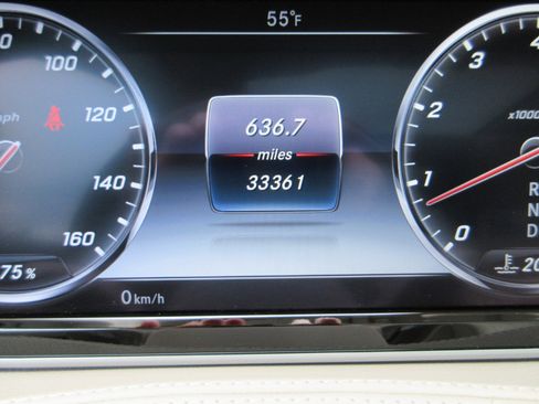 Used 2017 Mercedes-Benz S 550 Sedan image 4