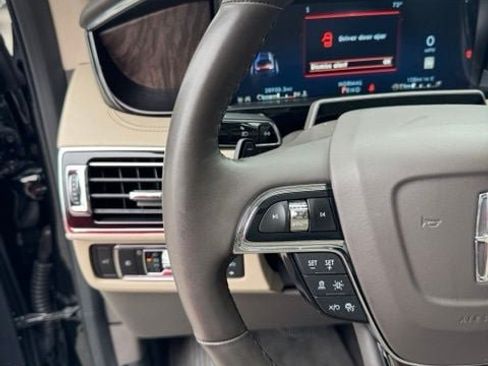 Certified 2023 Lincoln Navigator Reserve AWD/4WD image 18