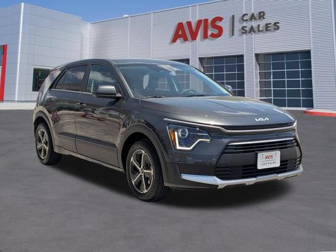 Used 2025 Kia Niro LX FWD image 9