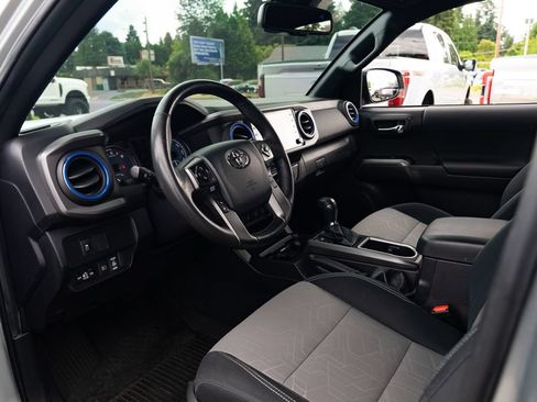 Used 2023 Toyota Tacoma TRD Off-Road w/ Technology Package AWD/4WD image 22