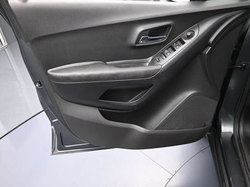 Used 2019 Chevrolet Trax LS w/ Tint and Cruise Package image 12