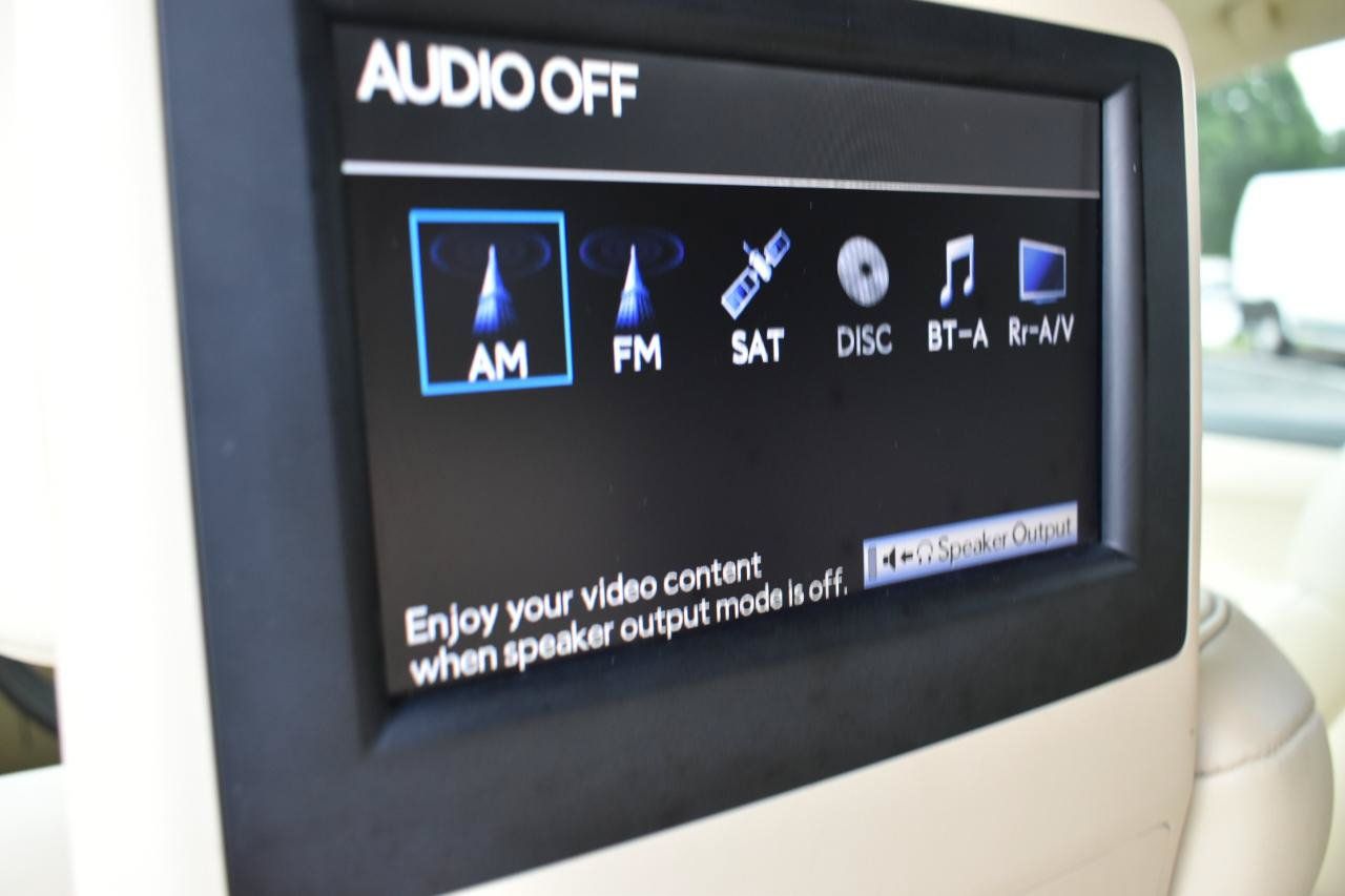 Used 2013 Lexus LX 570 4WD w/ Luxury Pkg image 46