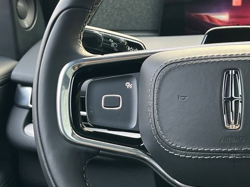 New 2025 Lincoln Navigator L Reserve w/ Jet Appearance Package image 18