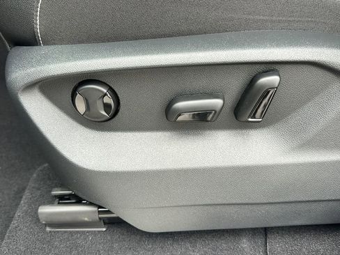 New 2026 Volkswagen Atlas SE image 18