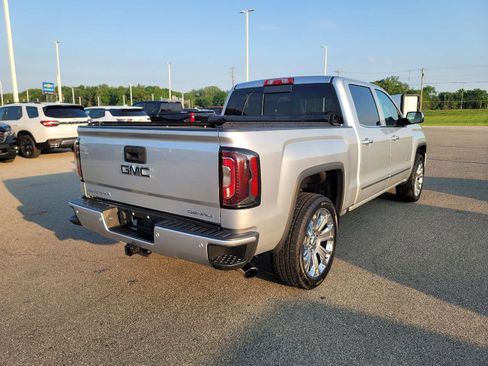 Used 2018 GMC Sierra 1500 Denali w/ Denali Ultimate Package AWD/4WD image 8