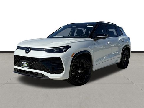 New 2026 Volkswagen Tiguan SE R-Line image 1